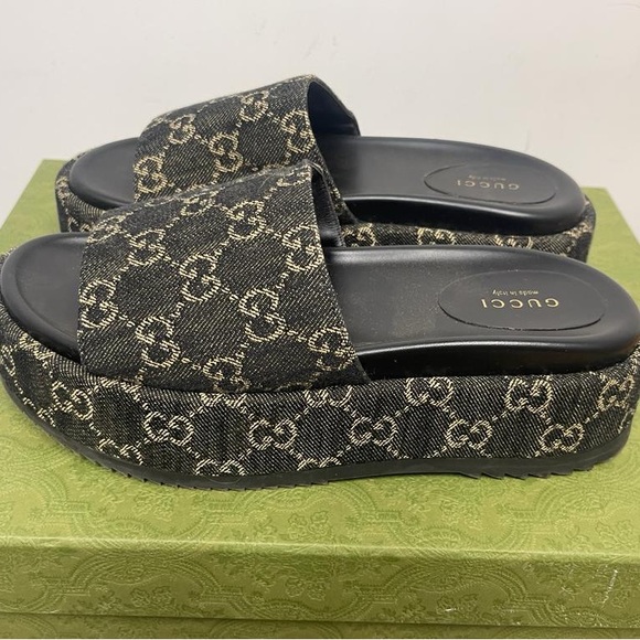 Gucci sandals 🩴 used only for photo shoots - Picture 4 of 5